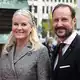 Der neue König Haakon mit seiner Frau Mette-Marit. (Archivbild) - Bild: Jens Kalaene/dpa