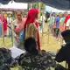 Die Armee brachte zahlreiche Menschen mit Hubschraubern in Sicherheit. - Bild: Rajesh Kumar Singh/AP/dpa
