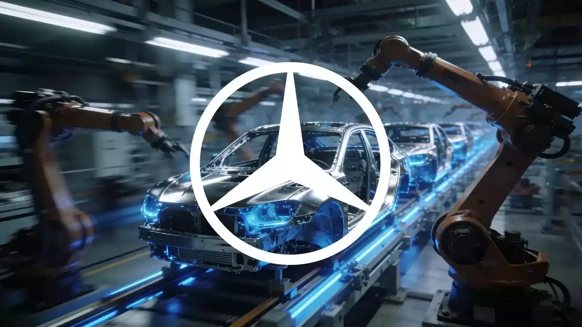 Mercedes-Benz Faces EV Recall Woes and Software Chief Exit