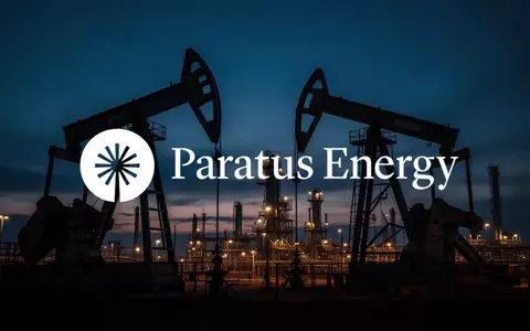 Abstrakte Darstellung einer Energieinfrastruktur bei Dämmerung als Symbol für die finanzielle Analyse des Energiesektors. - Foto: über boerse-global.de
