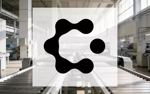 Moderne, minimalistische Industrieanlage bei stimmungsvoller Beleuchtung zur Symbolisierung von Effizienzsteigerung. - Foto: über boerse-global.de