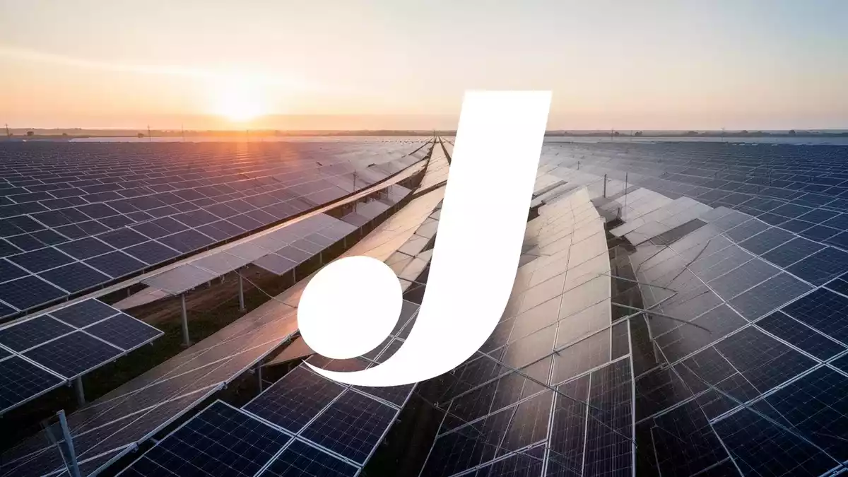 JinkoSolar CEO Change Amid Q2 Loss, Guidance Cut