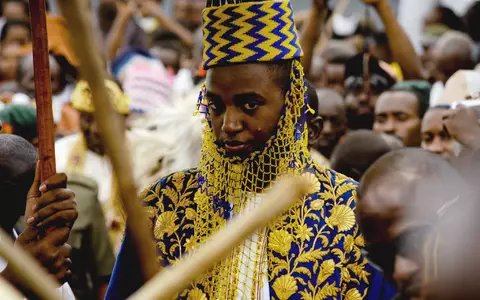 König Oyo regierte 31 Jahre lang, gekrönt wurde er bereits mit drei Jahren. (Archivbild) - Foto: Marc Hofer/AP/dpa
