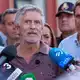 Spaniens Innenminister Fernando Grande-Marlaska (Mitte) hat Frontex um Hilfe bei der Registrierung Tausender Migranten in Spaniens Nordafrika-Exklave Ceuta gebeten. (Archivbild) - Bild: Francisco J. Olmo/EUROPA PRESS/dpa