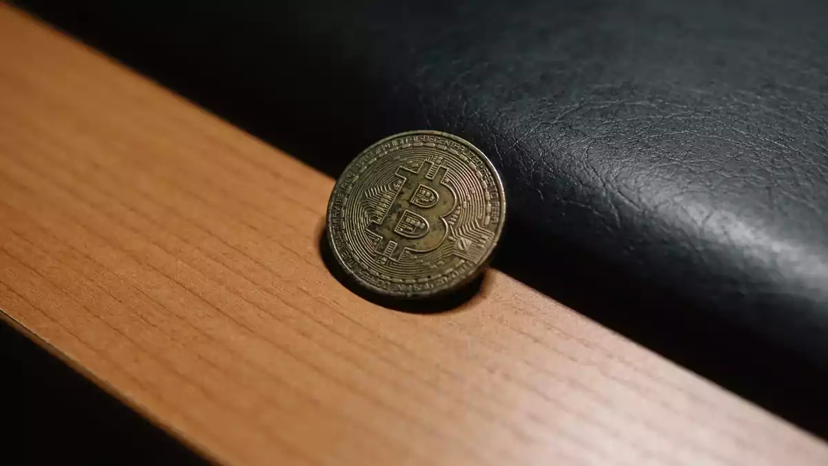 Bitcoin unter Druck: Fed-Chef Warsh liefert keine Zinssignale