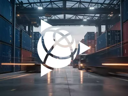Moderne Logistikzentrale bei Dämmerung mit Fokus auf industrielle Effizienz und technologische Innovation. - Foto: über boerse-global.de