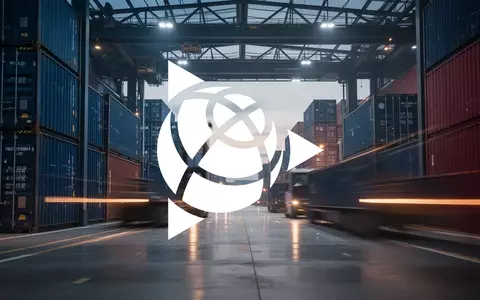 Moderne Logistikzentrale bei Dämmerung mit Fokus auf industrielle Effizienz und technologische Innovation. - Foto: über boerse-global.de