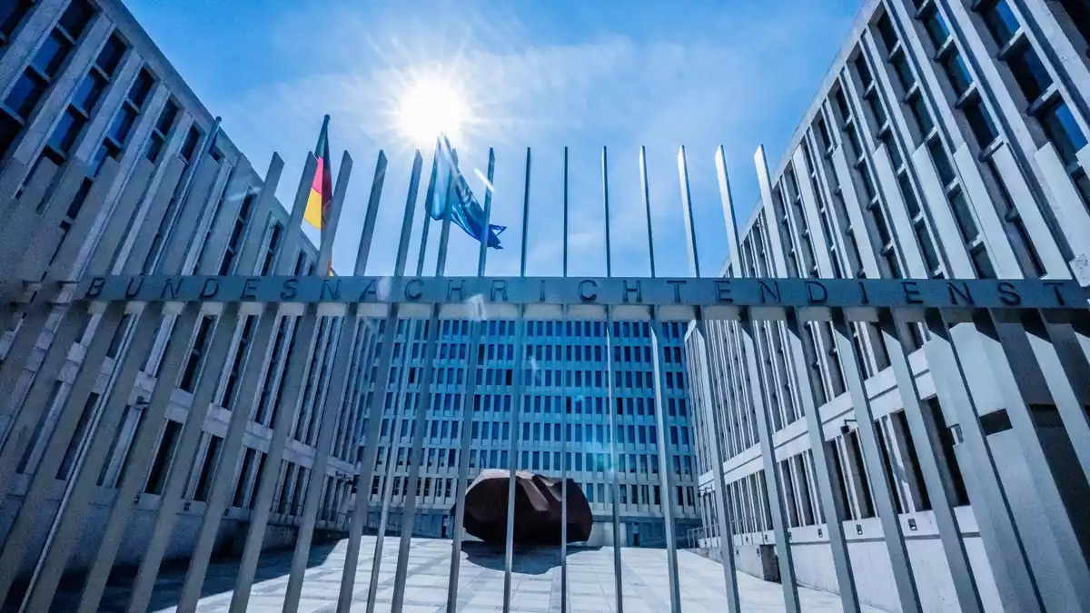 Blick auf die Berliner BND-Zentrale des Bundesnachrichtendienstes. (Archivbild) - Bild: Michael Kappeler/dpa