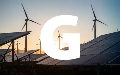 Moderne Infrastruktur für erneuerbare Energien in der Abendsonne als Symbol für wirtschaftliches Wachstum. - Foto: über boerse-global.de
