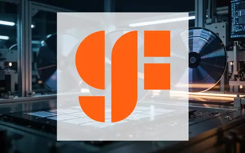 Abstrakte Darstellung einer modernen Halbleiterfertigung mit Fokus auf Technologie und industrielle Präzision. - Foto: über boerse-global.de