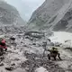 Am dritten Tag nach der Katastrophe laufen die Rettungsarbeiten weiter.  - Bild: XinHua/dpa