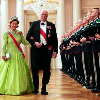 Eine ganz große Liebe: Königin Sonja und König Harald V. (Archivbild) - Foto: Haakon Mosvold Larsen/NTB scanpix via AP/dpa