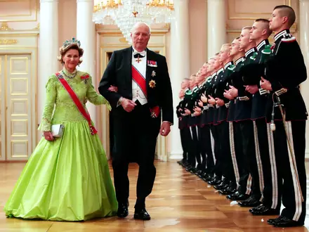 Eine ganz große Liebe: Königin Sonja und König Harald V. (Archivbild) - Foto: Haakon Mosvold Larsen/NTB scanpix via AP/dpa