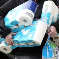Ein US-Verband warnt Verbraucher vor Hamsterkäufen - trotz drohender Preissteigerungen. (Symbolbild) - Foto: Rene Traut/dpa