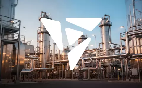 Moderne Industrieanlage bei Sonnenaufgang als Symbol für Investitionen in nachhaltige chemische Produktion. - Foto: über boerse-global.de