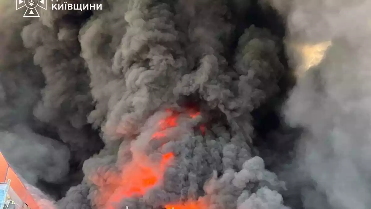 Kiew und das Umland kommt wegen ständiger Luftangriffen seit Tagen nicht zur Ruhe. - Bild: Ukrainian Emergency Service/via Ap/dpa