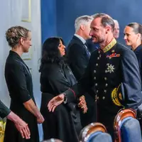 König Haakon (M) wird sich heute an das Volk wenden.  - Foto: Lise Åserud/NTB/dpa