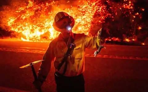 Waldbrände in Kalifornien beeinträchtigen auch den Tourismus.  - Foto: Ethan Swope/FR171736 AP/AP/dpa