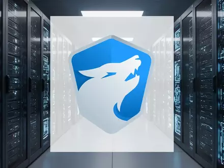 Modernes Rechenzentrum mit leuchtenden Server-Racks als Symbol für digitale Infrastruktur. - Foto: über boerse-global.de