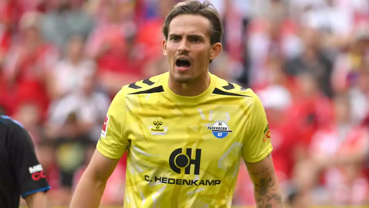 Feierte seine Bundesliga-Premiere: Nahuel Noll im Tor des SC Paderborn. - Bild: Torsten Silz/dpa