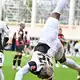 Elversberg steht Kopf: David Mokwa feiert das 3:0 gegen Leverkusen.  - Bild: Harald Tittel/dpa