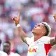 Antonio Nusa (RB Leipzig) jubelt nach seinem Traumtor.  - Bild: Jan Woitas/dpa