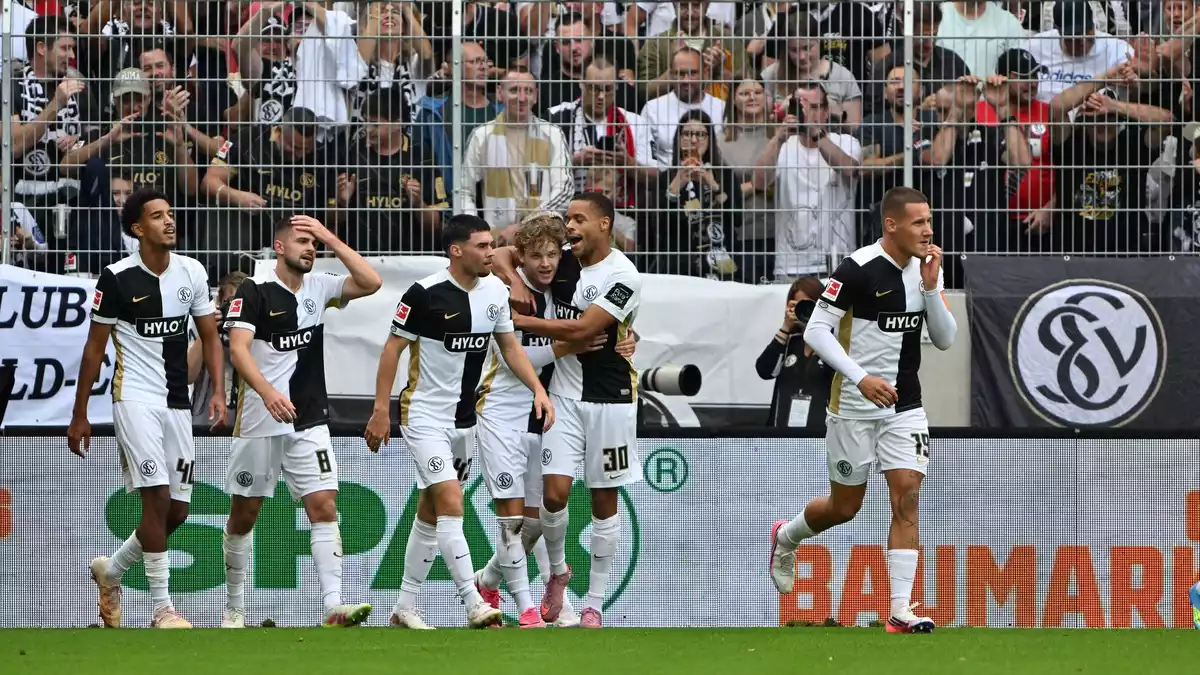 Welch ein furioser Bundesliga-Start der SV Elversberg. - Bild: Harald Tittel/dpa