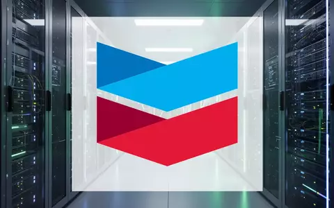 Modernes Rechenzentrum kombiniert mit nachhaltiger Energieinfrastruktur als Symbol für digitale Transformation. - Foto: über boerse-global.de