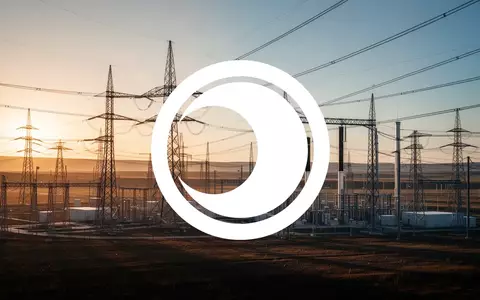 Moderne Energieinfrastruktur und Hochspannungsleitungen bei Sonnenuntergang als Symbol für den Energiesektor. - Foto: über boerse-global.de