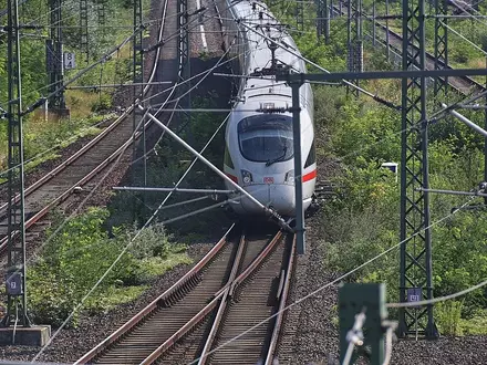ICE T auf Bahnstrecke (Archiv) - Foto: via dts Nachrichtenagentur