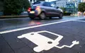 Nicht nur E-Autos müssen geladen werden - sondern auch Plug-in-Hybride. (Symbolbild) - Foto: Julian Stratenschulte/dpa