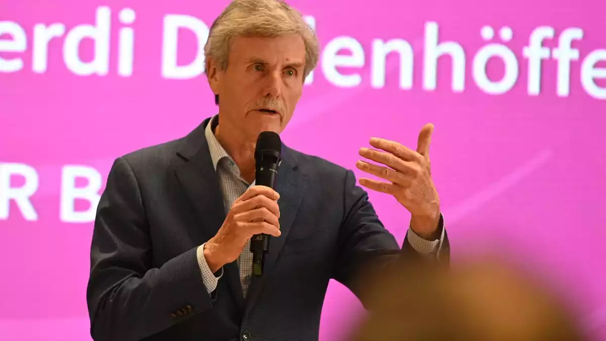 Dudenhöffer: «Die schlechten Verkäufe in China belasten, gleichzeitig öffnet BYD die Schleusen für erhebliche Exporte». (Archivbild) - Bild: Johannes Neudecker/dpa