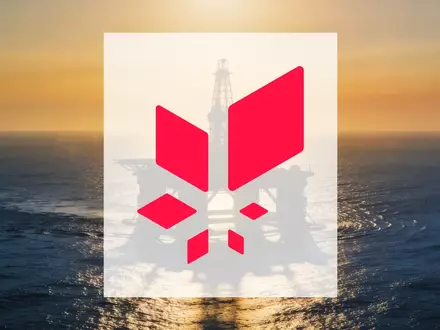Ölplattform im Meer bei Sonnenuntergang als Symbol für Energieprojekte und Investitionen. - Foto: über boerse-global.de