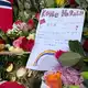 Viele Kinder haben Briefe an den gestorbenen König geschrieben. - Bild: Julia Wäschenbach/dpa