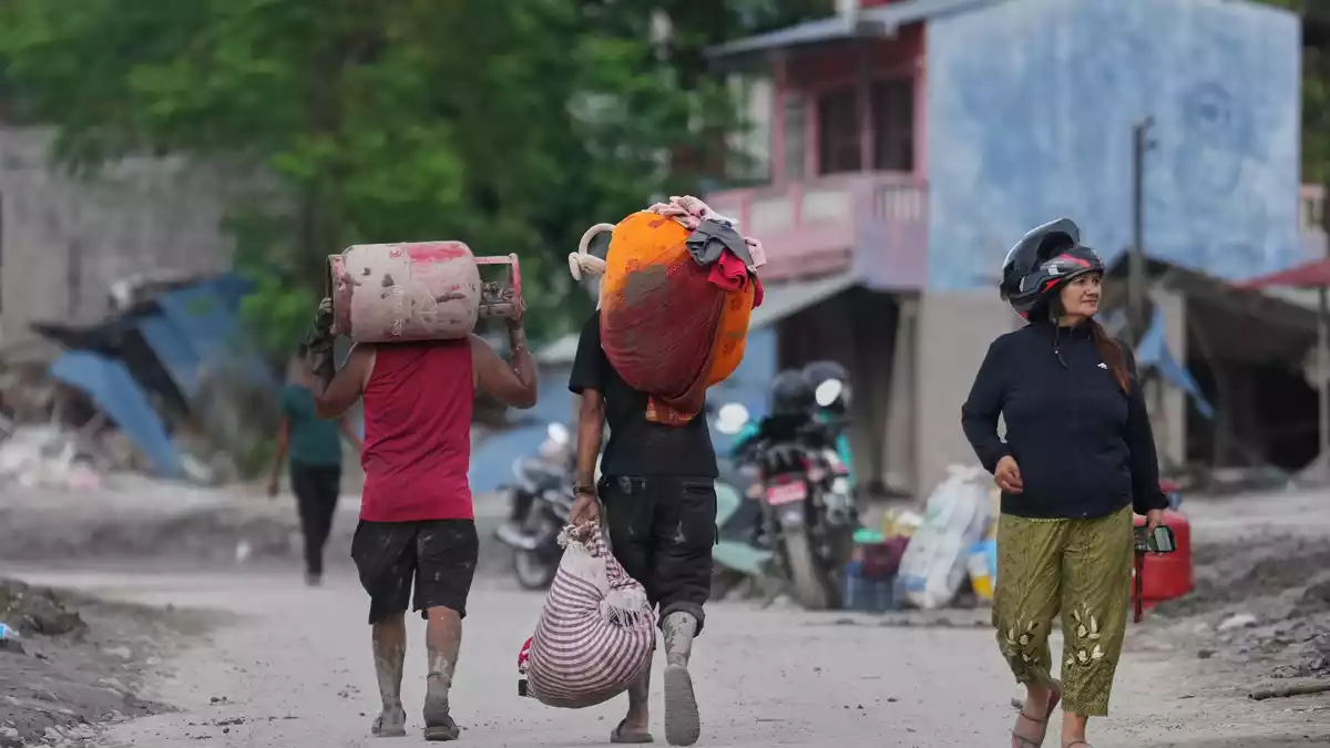 In Nepal wurde erneut vor einer Flut gewarnt.  - Bild: Rajesh Kumar Singh/AP/dpa