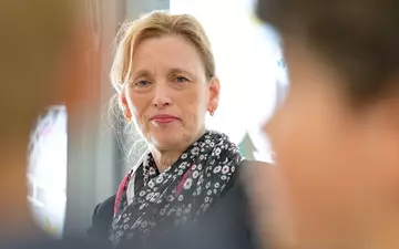 Familienministerin Karin Prien ist zufrieden mit dem Umbau des Programms «Demokratie leben!». (Archivbild) - Foto: Malin Wunderlich/dpa