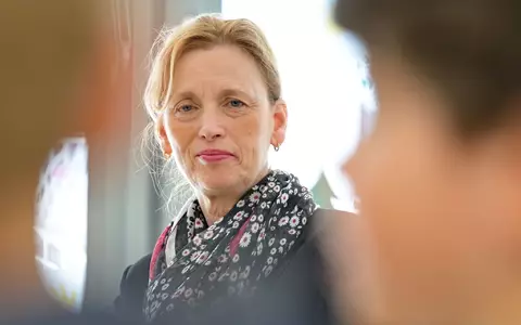 Familienministerin Karin Prien ist zufrieden mit dem Umbau des Programms «Demokratie leben!». (Archivbild) - Foto: Malin Wunderlich/dpa