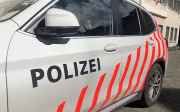 Es gibt einen Großeinsatz der Polizei. - Foto: Christiane Oelrich/dpa