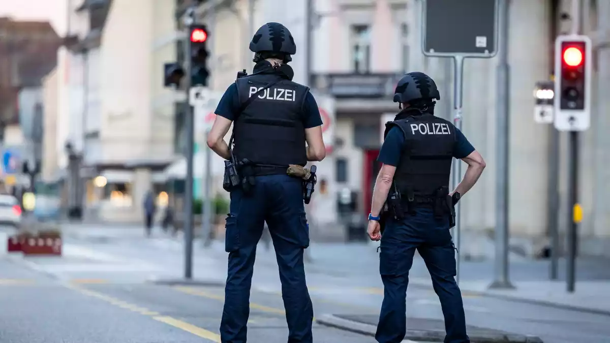 In der Nacht sind laut Polizei Schüsse gefallen.  - Bild: Michael Buholzer/KEYSTONE/dpa