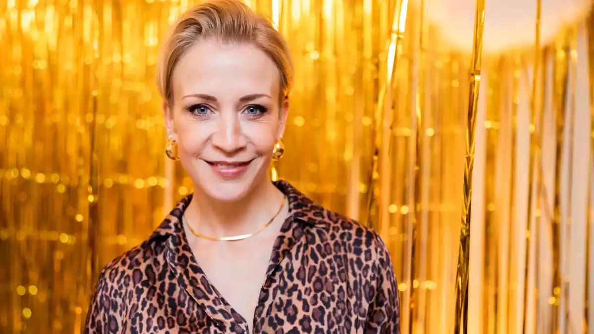 Auch ältere Frauen müssen im Fernsehen sichtbarer sein, findet Schauspielerin Annika Ernst. (Archivbild) - Bild: Christoph Soeder/dpa