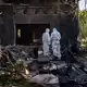 Einsatzkräfte suchen auch noch nach Vermissten infolge des russischen Angriffs auf ein Munitionslager. - Bild: Dan Bashakov/AP/dpa