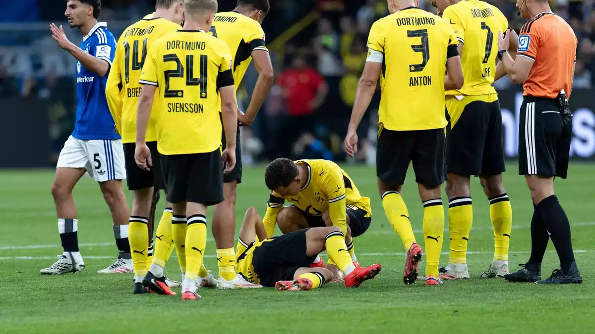 Der BVB sorgt sich um Giannis Konstantelias. - Bild: Fabian Strauch/dpa