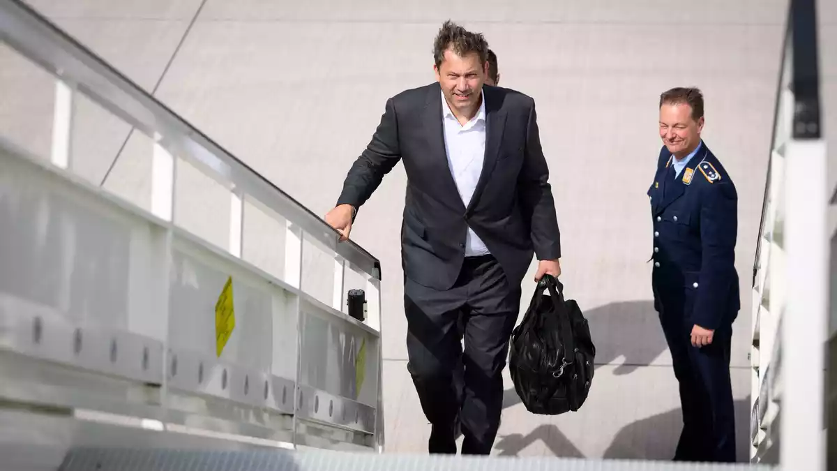 Lars Klingbeil reist zum Treffen der G20-Finanzminister in die USA. - Bild: Bernd von Jutrczenka/dpa