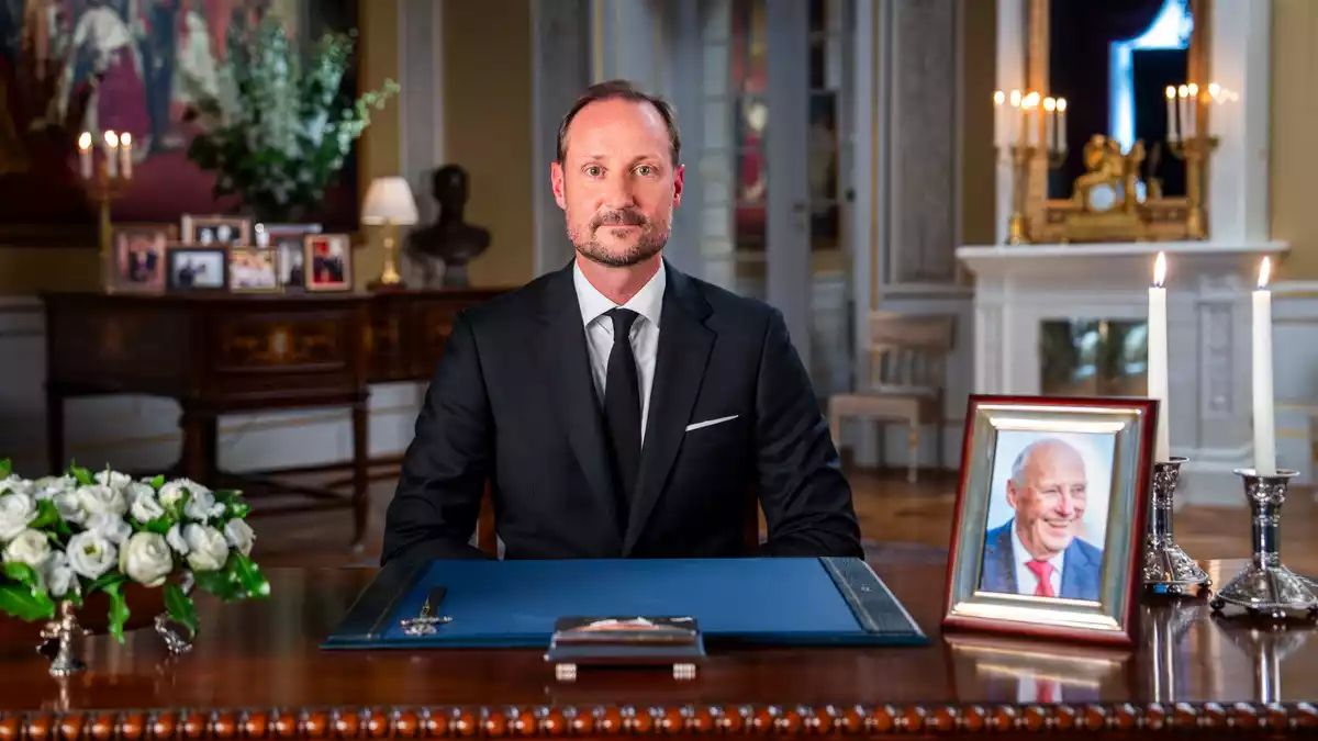Haakon hielt eine emotionale erste Rede als König.  - Bild: Heiko Junge/NTB/dpa