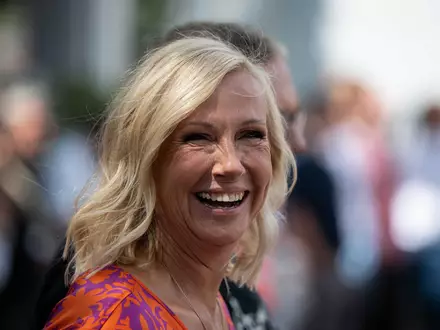 Kiewel moderiert seit vielen Jahren den  «ZDF-Fernsehgarten» (Archivbild) - Foto: Hannes P Albert/dpa
