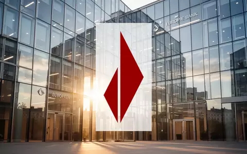Moderne Glasarchitektur eines Bankgebäudes bei hellem Tageslicht als Symbol für den Finanzsektor. - Foto: über boerse-global.de