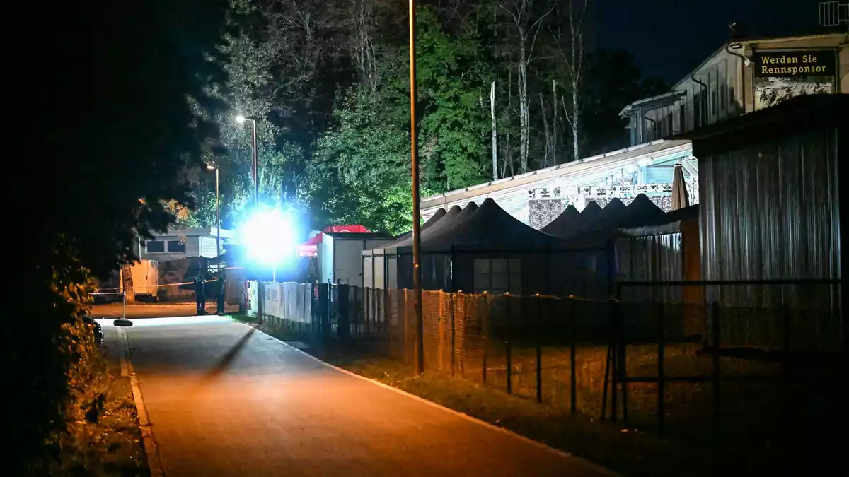 Unter den Verletzten nach den Schüssen bei der Rave-Party in der Schweiz ist auch eine Deutsche.  - Bild: Jason Tschepljakow/dpa