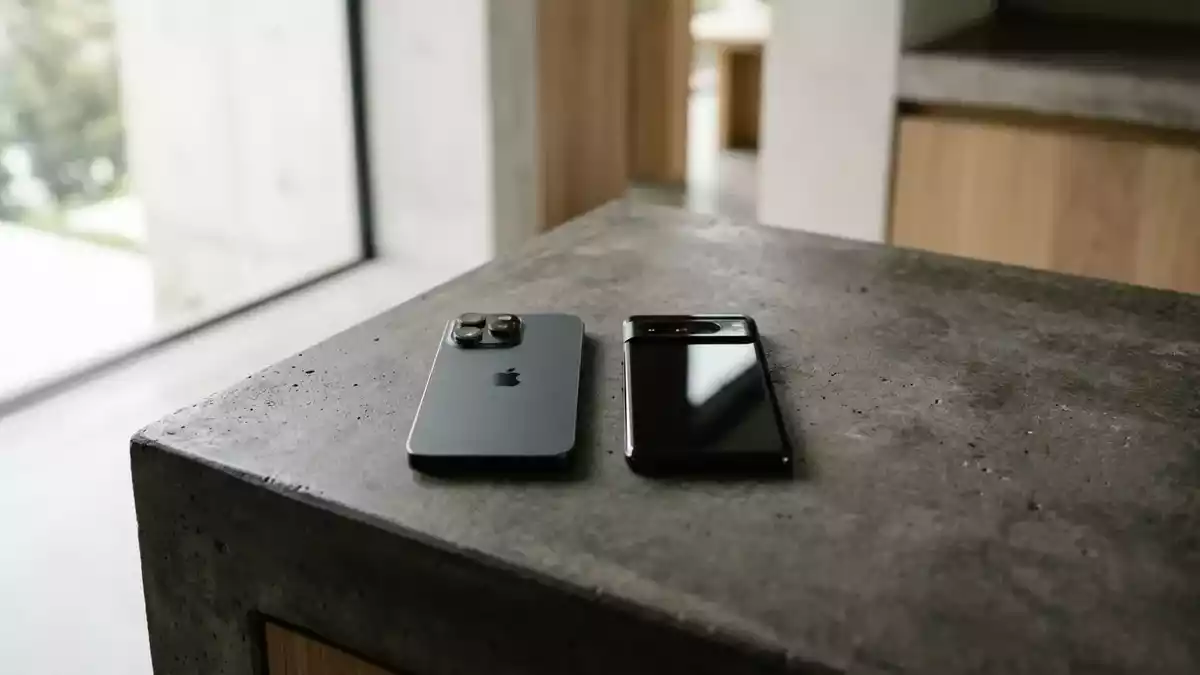 Sony Xperia 10 VIII und Samsung Galaxy S26 FE im Preisvergleich