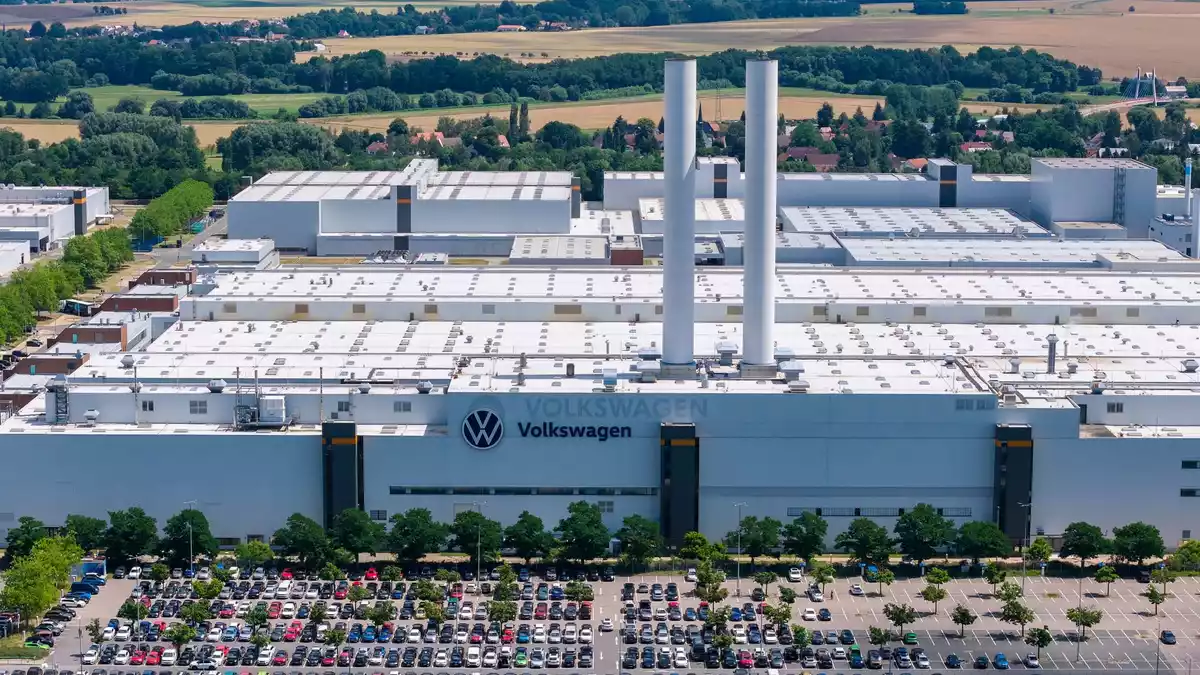 VW-Werk in Zwickau: Der Konzern steht vor richtungsweisenden Zeiten. (Archivbild) - Bild: Jan Woitas/dpa