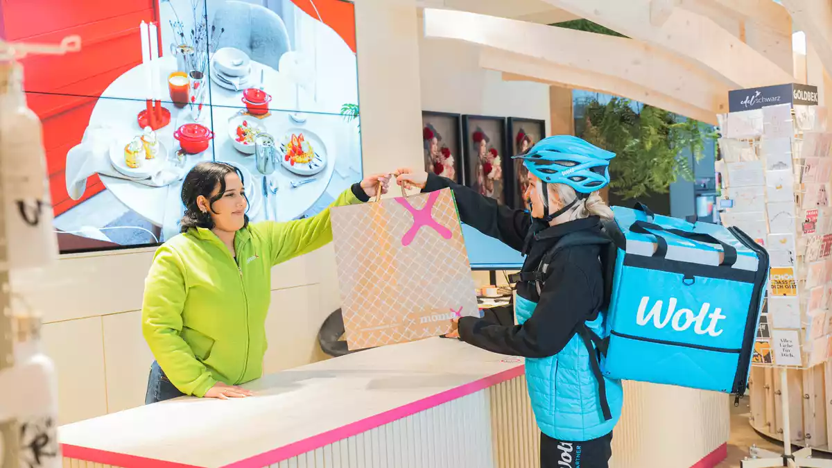 Wolt und Mömax starten deutschlandweite Partnerschaft für Home-&-Living-Produkte